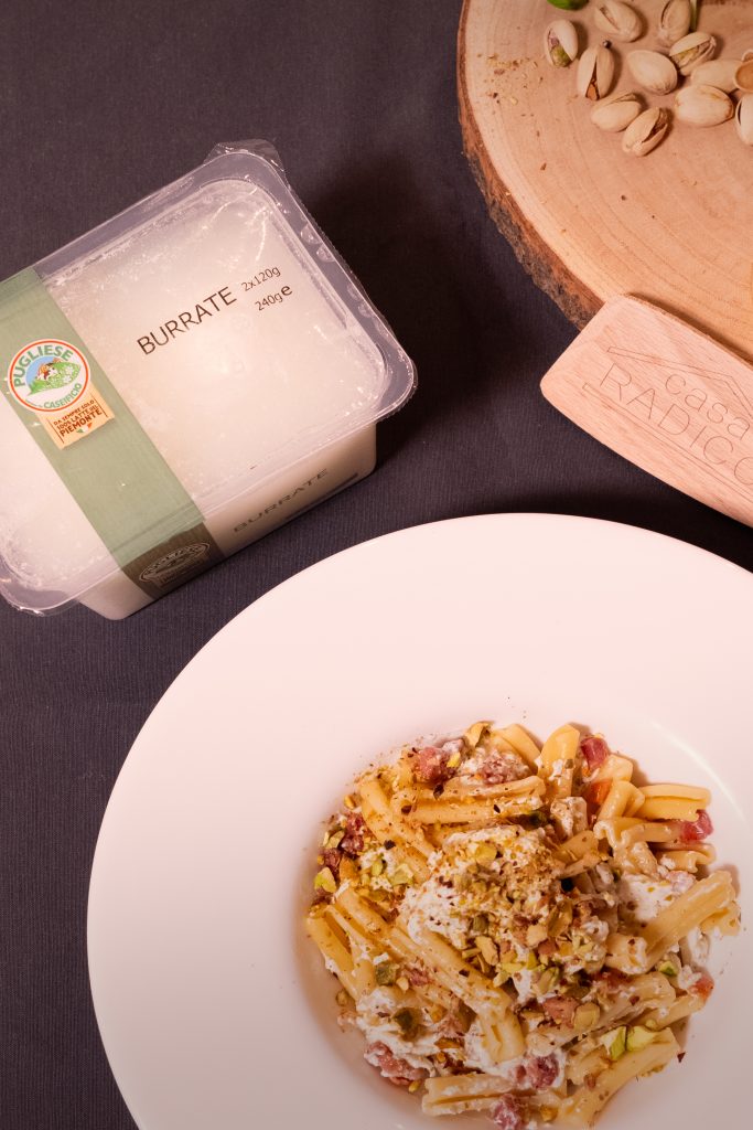 Caserecce con burrata e pancetta