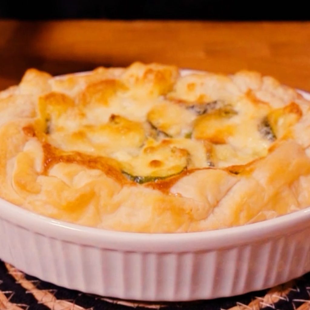 Quiche salata con pizzicotti bianchi e zucchine